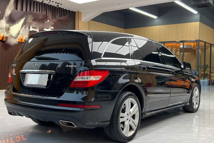 Used Mercedes-Benz R-Class 2017 R 320 4MATIC Business Edition Prestige Model
