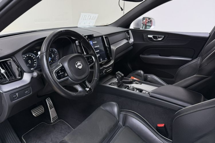 Used Volvo XC60 2018 T5 4x4 Smart & Sporty Edition
