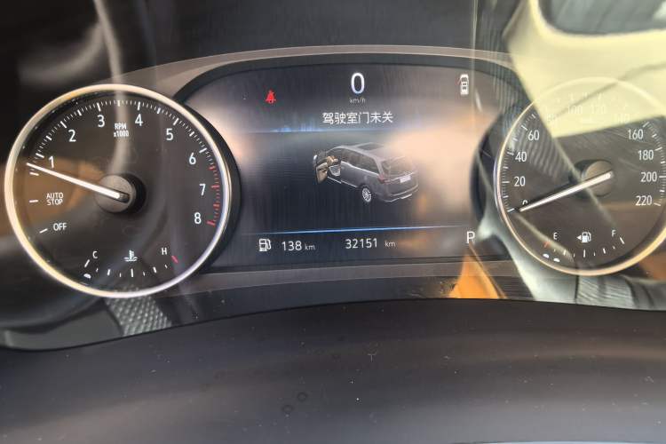 Used Buick GL8 2023 Land Executive Class 652T Luxury Model
