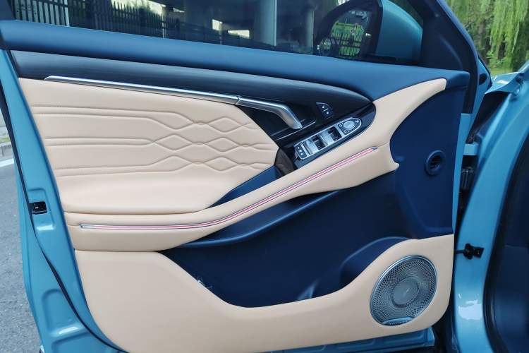 Used VOYAH FREE 2021 Four-Wheel Drive Extended-Range First Edition Commemorative Edition Exclusive Luxury Package
