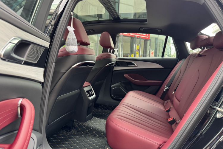 Used Hongqi H5 2025 1.5T DCT Xuan Ying Edition
