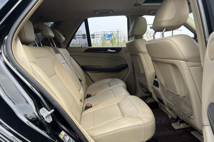 Used Mercedes-Benz M-Class 2015 ML 320 4MATIC