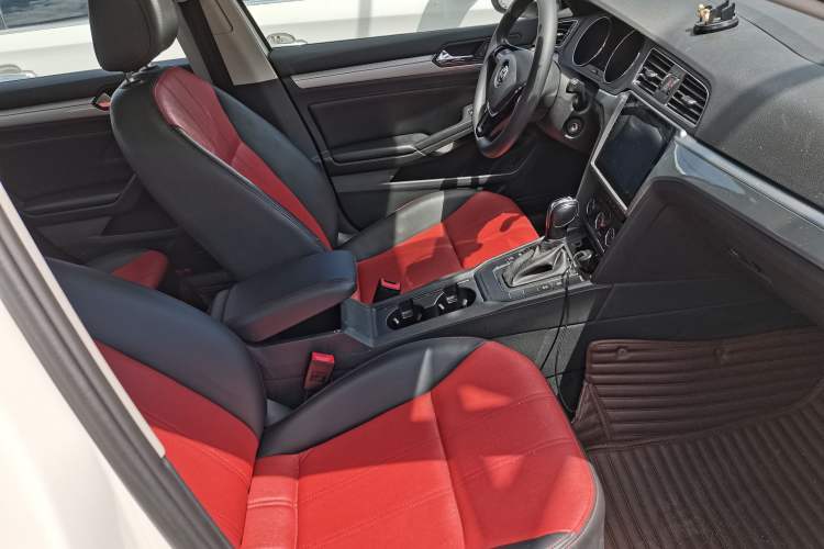 Used Volkswagen Lamando 2018 230TSI DSG Fashion Edition
