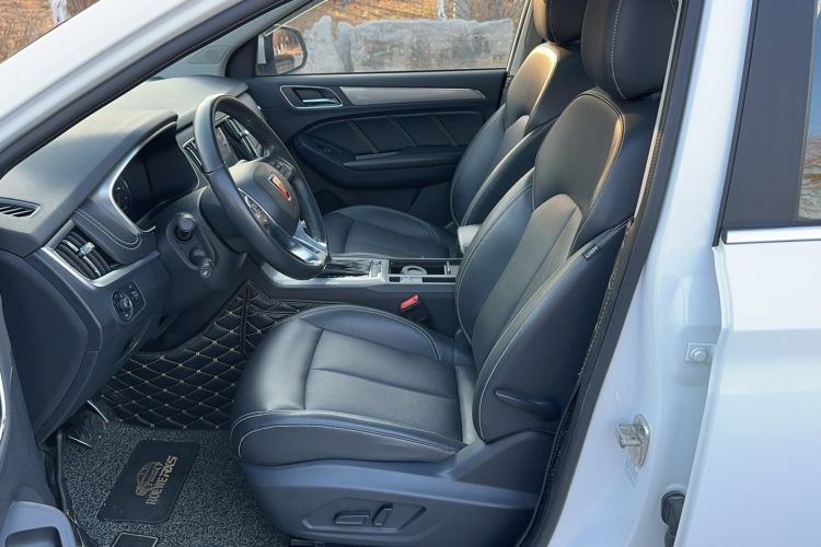 Used Roewe RX5 2018 20T Two-Wheel Drive Automatic Internet Smart Edition
