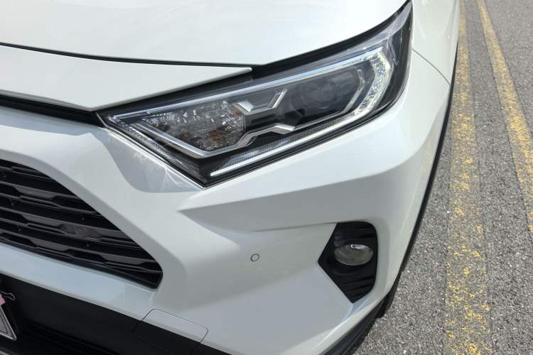 Used Toyota RAV4 2020 2.0L CVT Four-Wheel Drive Prestige Edition