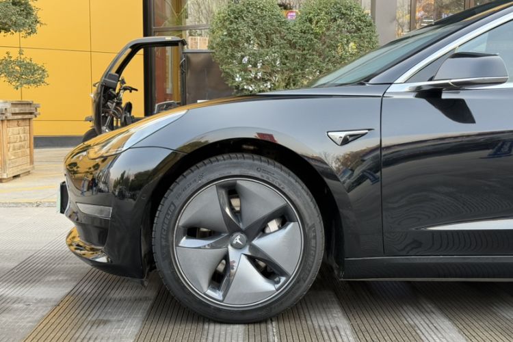 Used Tesla Model 3 2019 Long-Range Rear-Wheel-Drive Version

