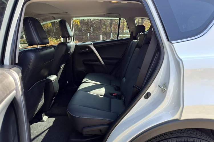 Used Toyota RAV4 2016 2.0L CVT Two-Wheel Drive Smart Edition China V Standard
