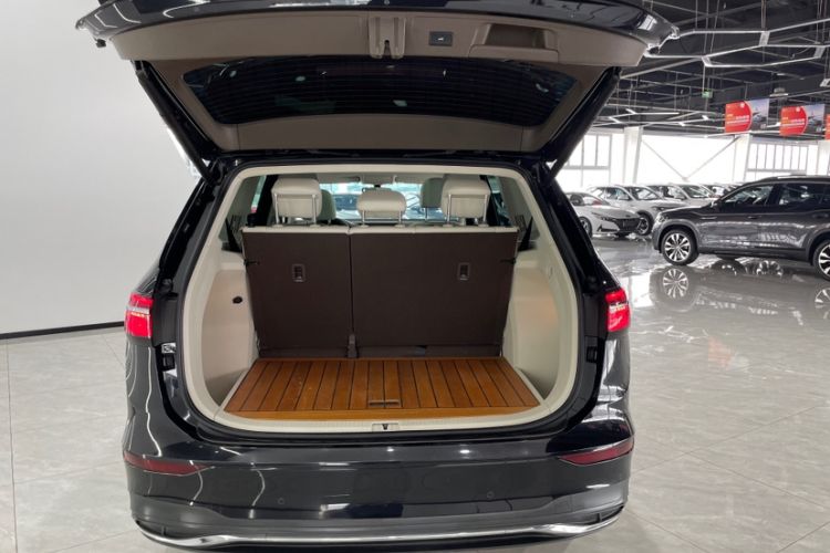 Used Volkswagen Viloran 2020 330TSI Luxury Edition
