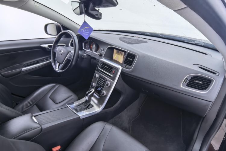 Used Volvo S60 2018 S60L T4 Smart & Ambitious Edition
