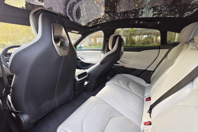 Used  SU7 2024 Four-Wheel Drive Ultra-Long Range Advanced Intelligent Driving Max Edition