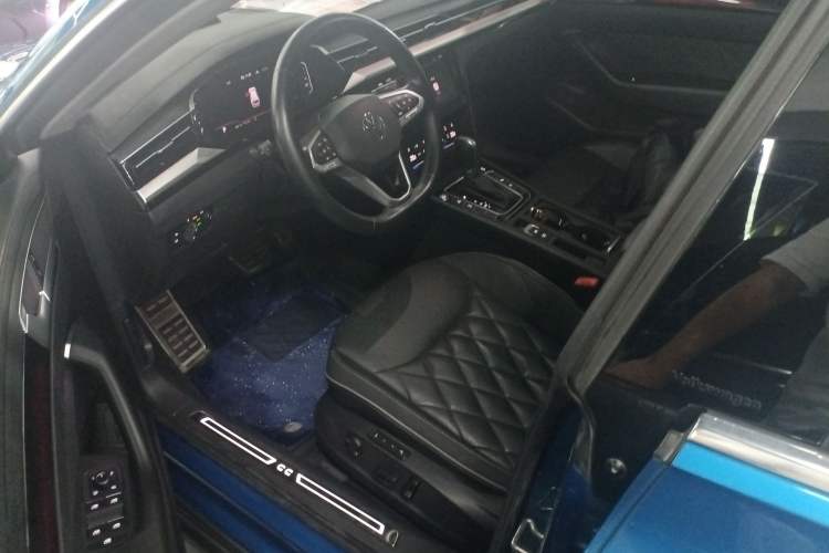 Used Volkswagen FAW-Volkswagen CC 2021 Estate Vehicle 380TSI Vizzion Edition
