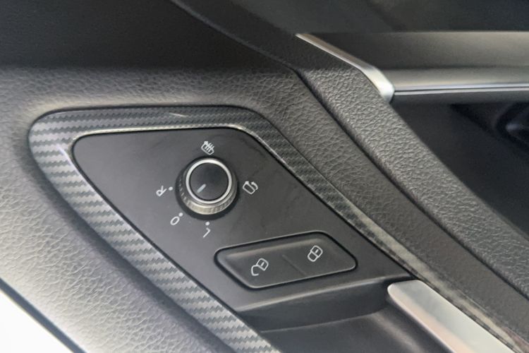 Used Volkswagen Golf 2018 230TSI Automatic Luxury Version
