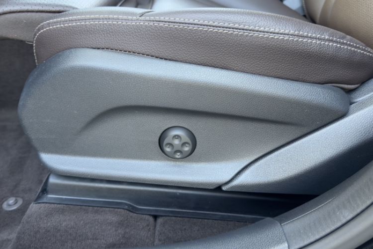 Used Mercedes-Benz GLC 2022 Refreshed GLC 300 L 4MATIC Dynamic Edition Prestige Version
