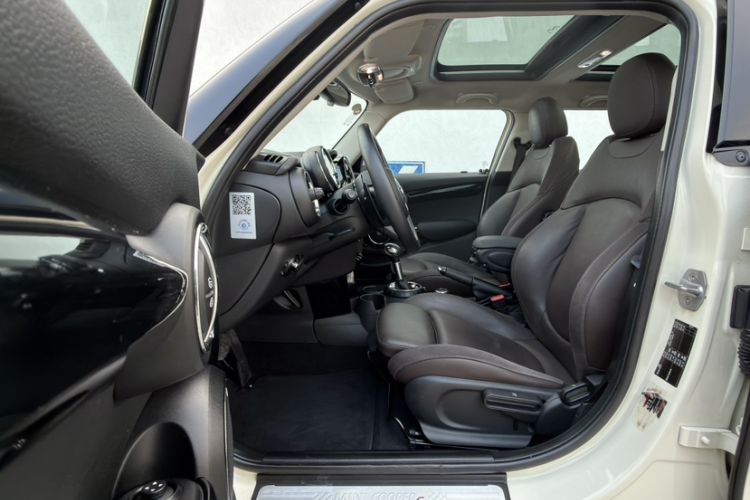 Used  MINI 2016 2.0T COOPER S Pioneer Edition Five-Door Model
