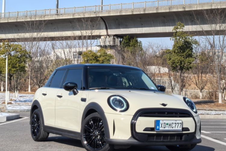 Used  MINI 2022 Updated 1.5T COOPER Artist Five-Door Edition
