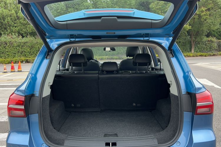 Used Roewe RX5 2016 20T Two-Wheel Drive Automatic Internet Smart Edition
