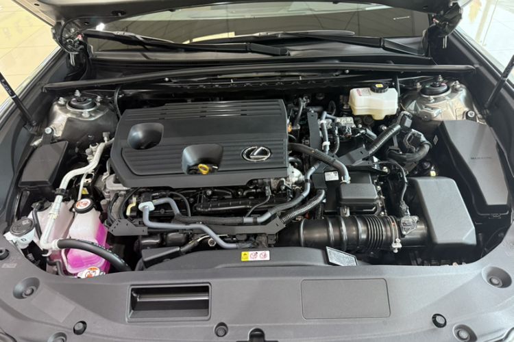 Used Lexus ES 2022 300h Excellence Edition
