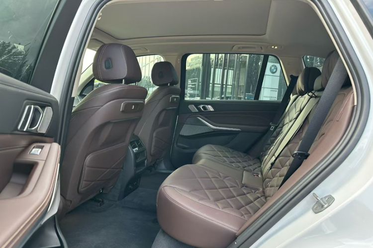 Used BMW X5 2023 xDrive 30Li Luxury M Sport Night Edition Package
