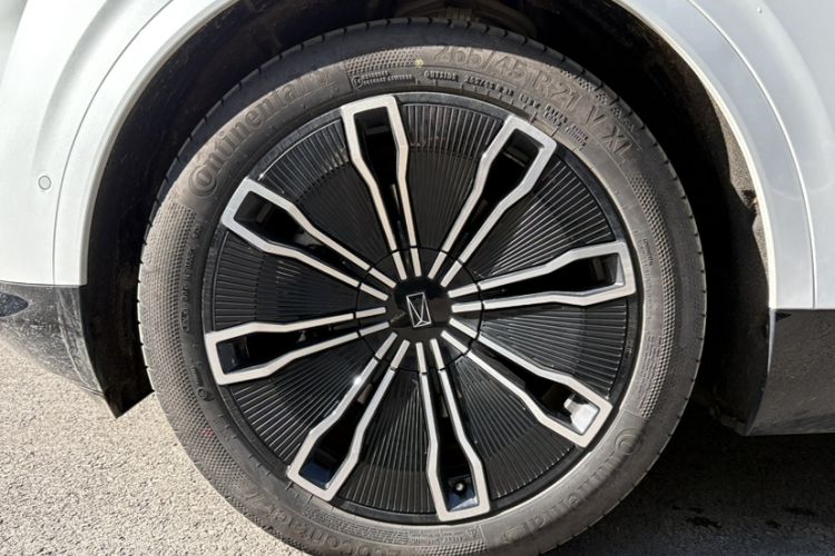 Used  07 2024 Ultra Range-Extended Four-Wheel Drive