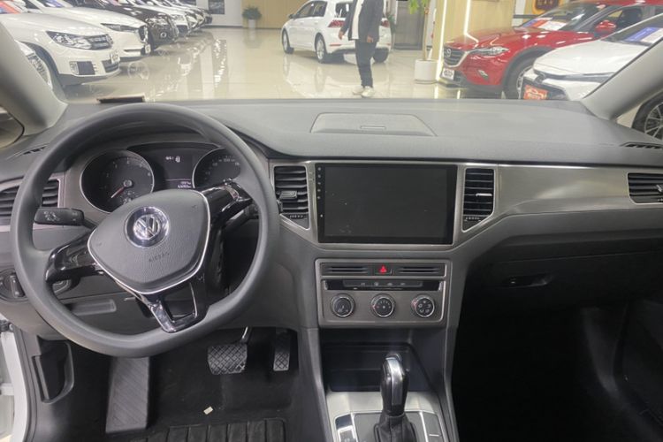 Used Volkswagen Golf Sportsvan 2016 1.6L Automatic Comfort Model
