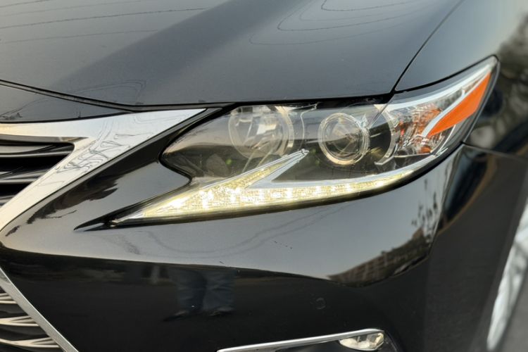 Used Lexus ES 2016 200 Midnight Special Limited Edition
