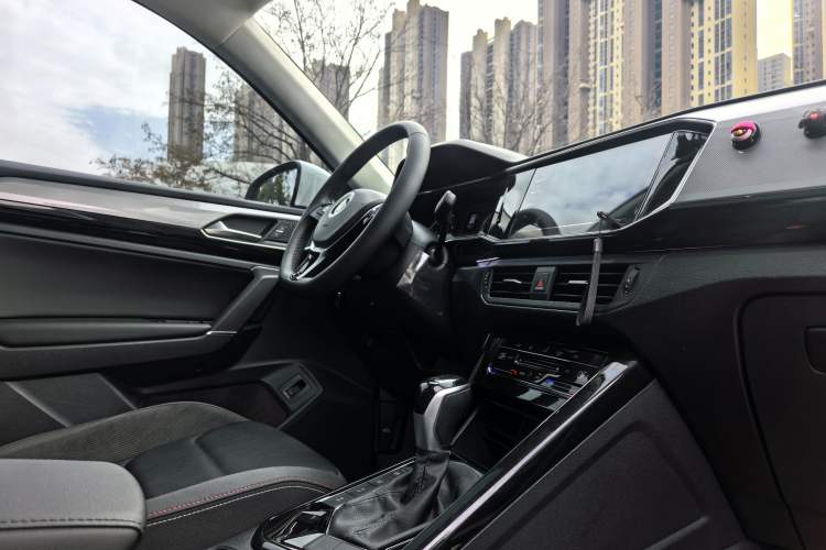 Used Volkswagen Tayron 2022 330TSI Two-Wheel Drive Luxury Smart Connectivity Version
