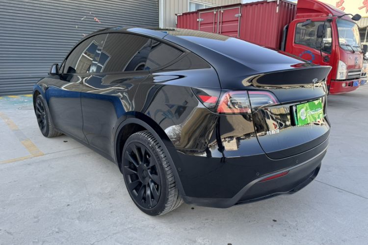 Used Tesla Model Y 2023 Long-Range All-Wheel-Drive Version
