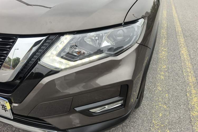 Used Nissan X-Trail 2017 2.5L CVT Leading Edition 4WD
