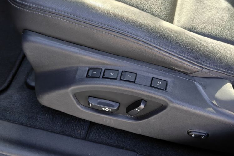 Used Volvo XC60 2015 T5 Smart Upgrade Model
