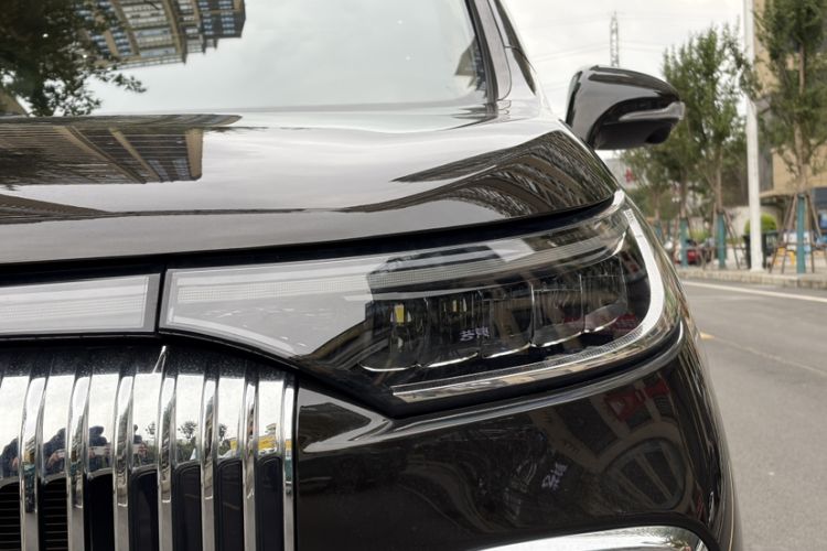 Used VOYAH Dream 2025 PHEV Four-Wheel-Drive Flagship Kunpeng Edition
