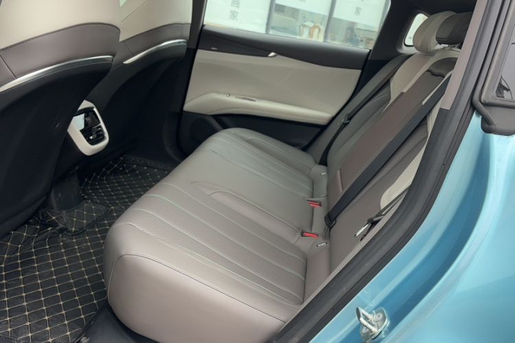 Used  L07 2024 230Max Qiankun Intelligent Driving ADS SE Range-Extended Version
