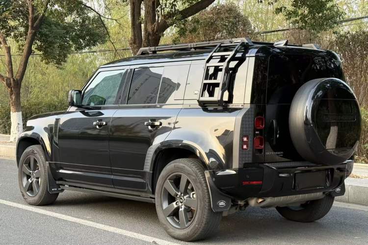 Used Land Rover Defender 2023 110 3.0T P400 Dark Edition