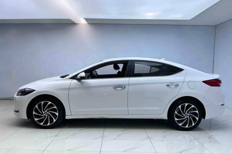 Used Hyundai Elantra 2019 1.4T Dual-Clutch Xuan Dong · Dynamic Model