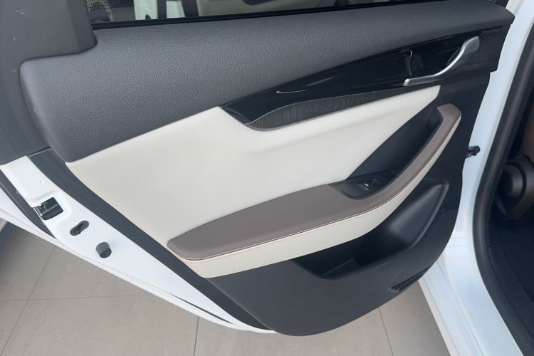 Used BYD Qin PLUS 2024 HONOR Edition DM-i 55KM Leading Model
