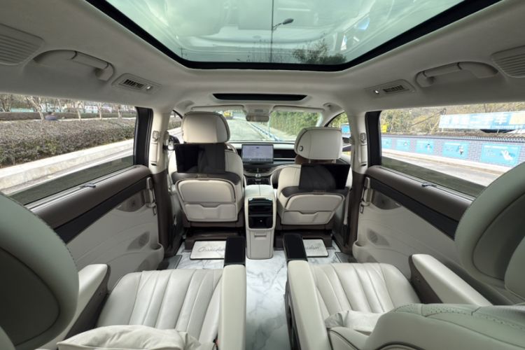 Used Denza D9 2024 DM-i 980 Four-Wheel Drive Flagship Model