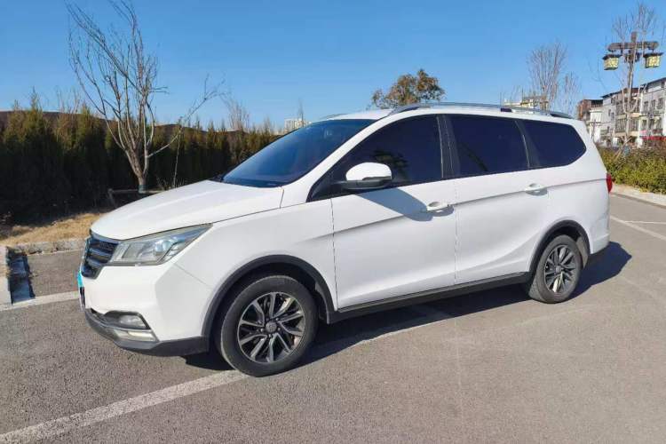 Used Baojun 730 2017 1.5T Manual Fashion Version 7 Seats China V Emission Standard
