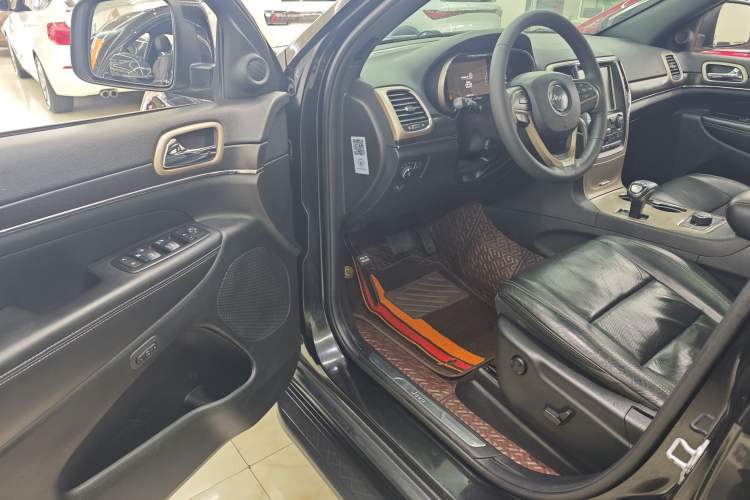 Used  Grand Cherokee 2014 3.6L Elite Navigation Edition
