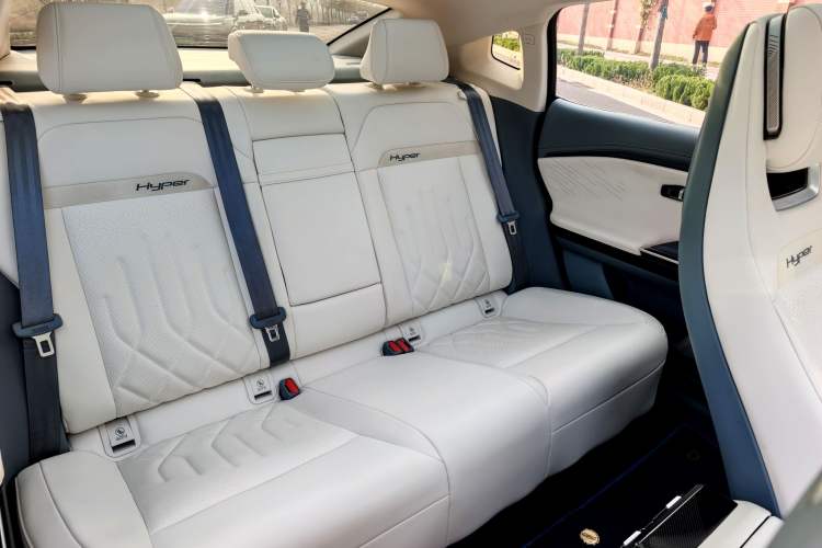 Used  GT 2023 710 Rear-Drive Pro Supercharge Edition
