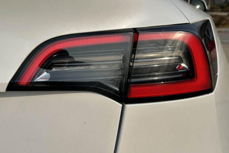 Used Tesla Model Y 2023 Long-Range All-Wheel-Drive Version
