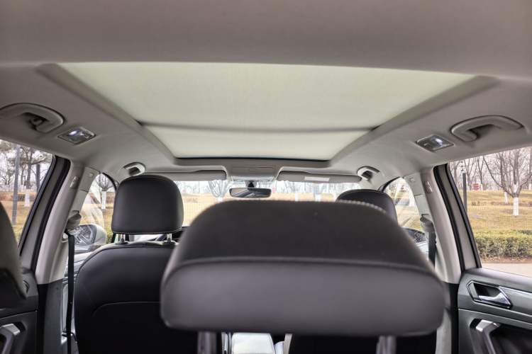 Used Volkswagen Tiguan L 2021 330TSI Automatic Two-Wheel Drive R-Line Flagship Edition
