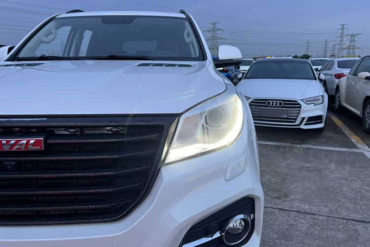 Used Haval H9 2017 2.0T Gasoline 4x4 Luxury 7-Seater
