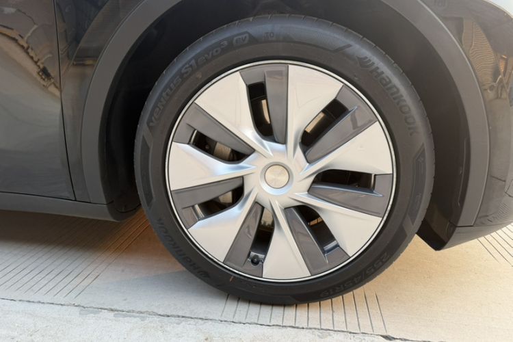 Used Tesla Model Y 2022 Rear-Wheel-Drive Version
