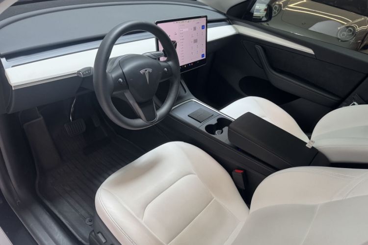 Used Tesla Model Y 2022 Rear-Wheel-Drive Version
