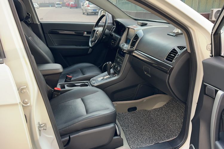 Used Chevrolet Captiva 2014 2.4L 4x4 Flagship Edition 7 Seats