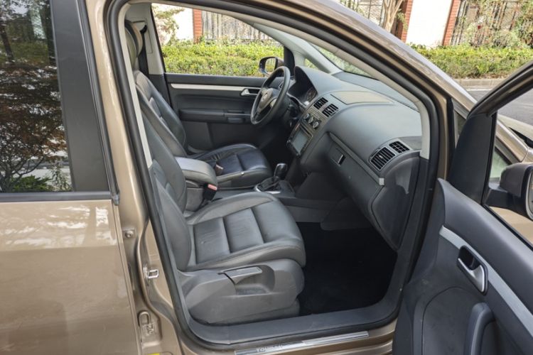 Used Volkswagen Touran 2015 1.4T DSG Comfort Edition 5 Seats
