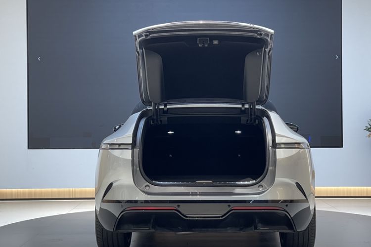 Used  12 2025 Ultra Extended-Range Edition