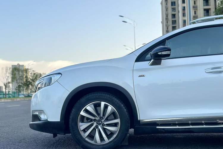 Used  6 2014 1.6T Luxury Edition THP200
