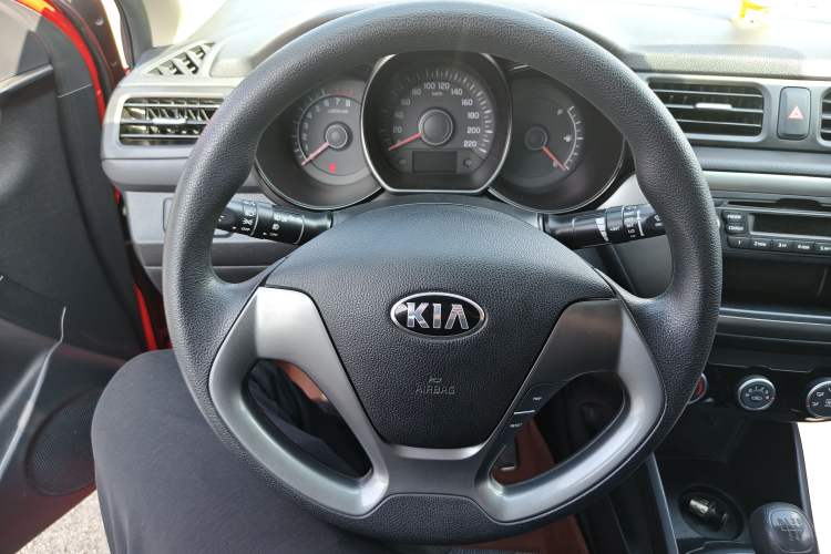 Used Kia K2 2015 Sedan 1.4L MT GLS
