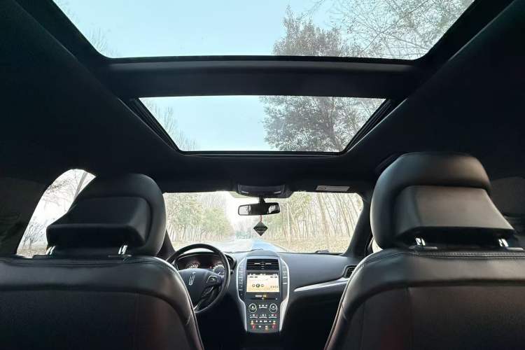 Used Lincoln MKC 2017 2.0T Two-Wheel Drive Deluxe Edition