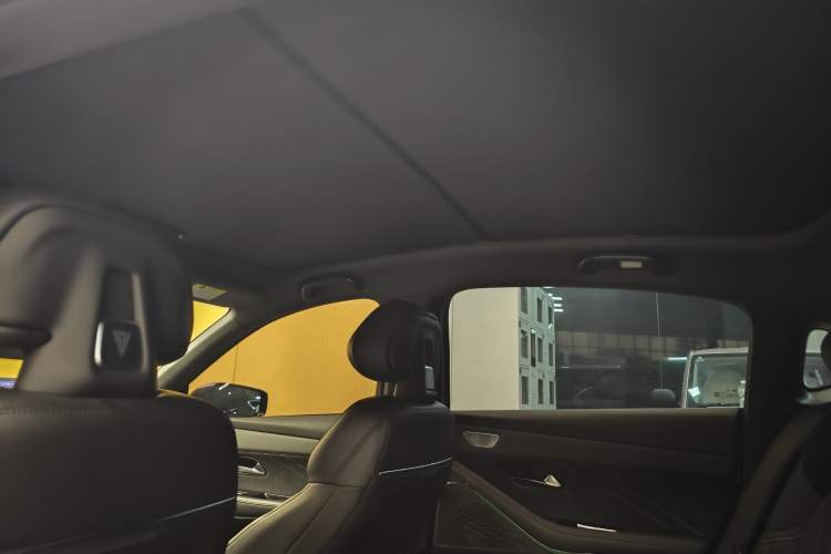 Used  SL03 2023 200Max Range-Extended Version